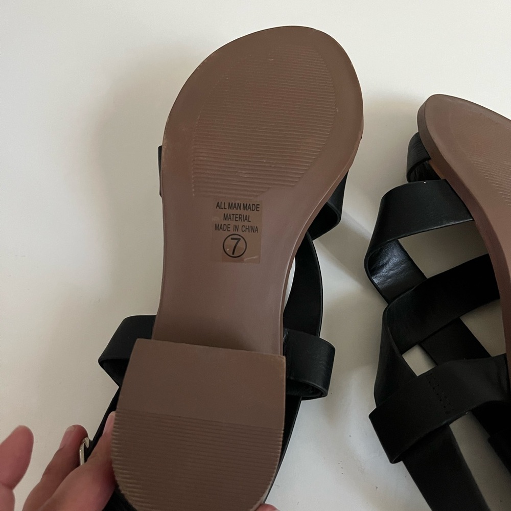 NWOT Never Worn Women's Size 7 Cityclassified Black 1" Block Heel Sandal - Picture 11 of 11